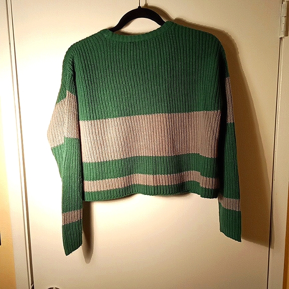 Harry Potter  pullover slithering  house crop sweater  size small - Picture 3 of 3